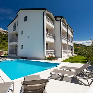 Dosen 3*, Baška Kroatië